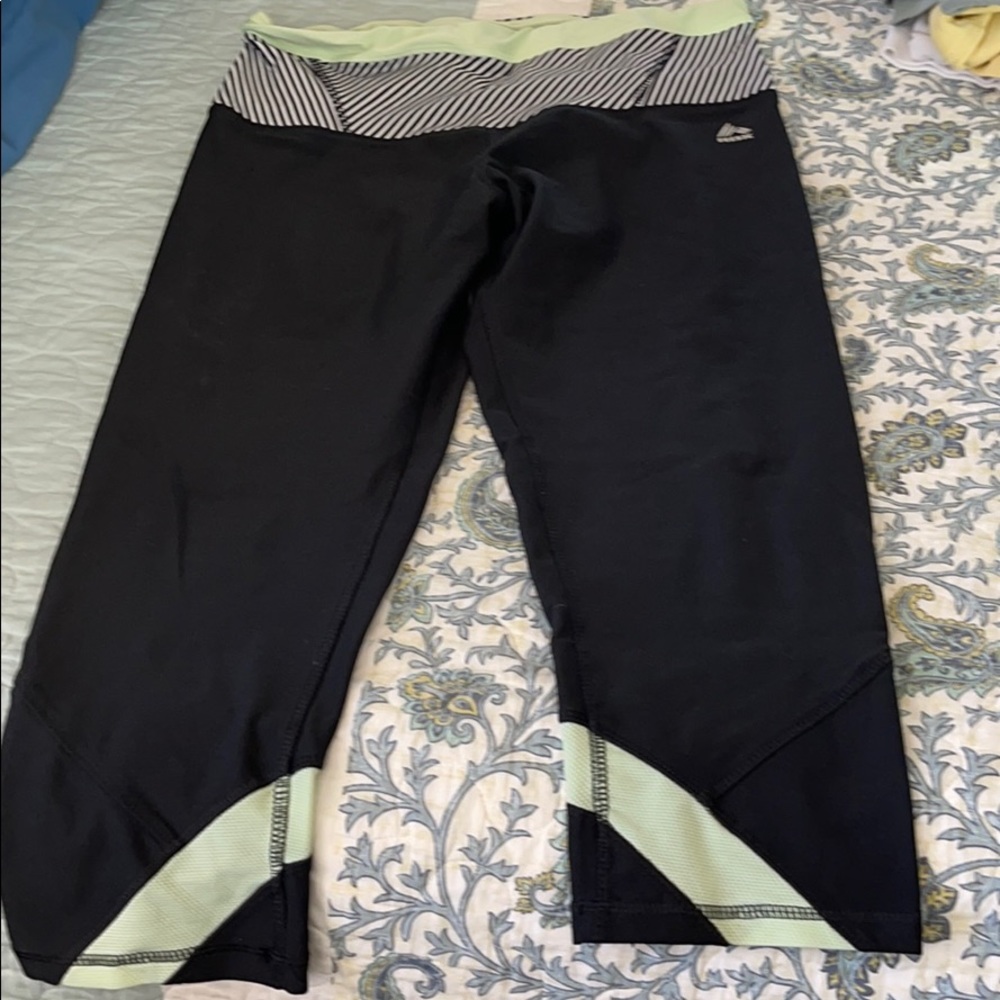 Cropped spandex leggings